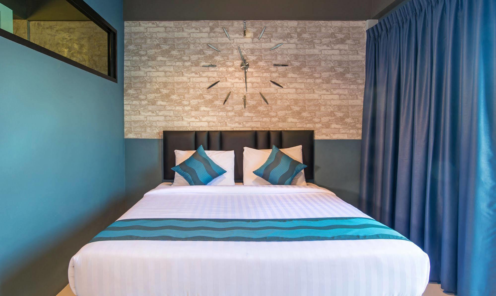 Amity Poshtel Hostel Krabi town Екстериор снимка